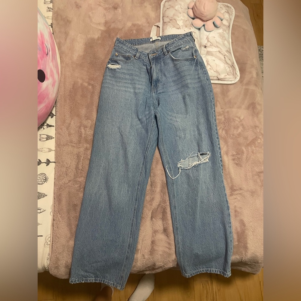H&M: high waisted JEANS